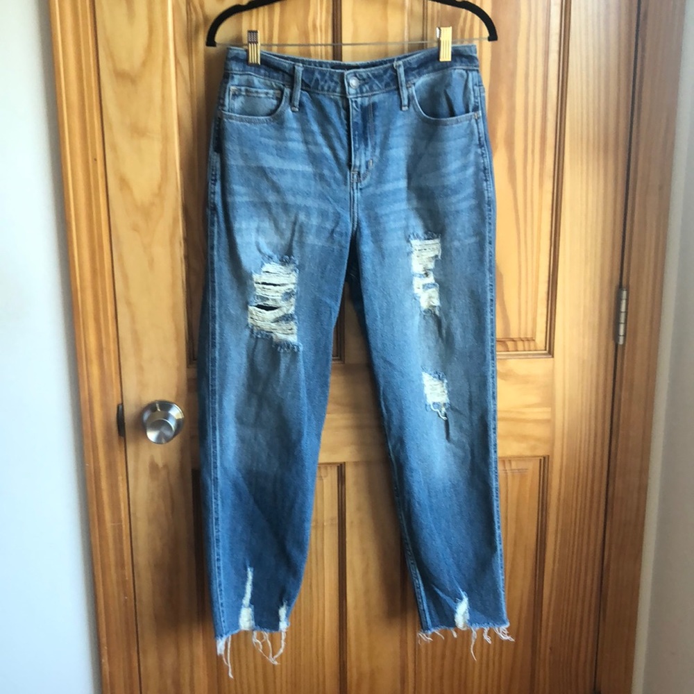 Hollister Ultra High Rise Mom Jeans size 11!
